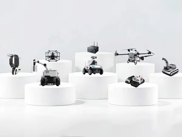 Tianjin Weide Aviation approfondit sa coopération sur le terrain en réalisant plusieurs projets pratiques pour les châssis à chenilles/à roues et les robots grimpants sur les murs